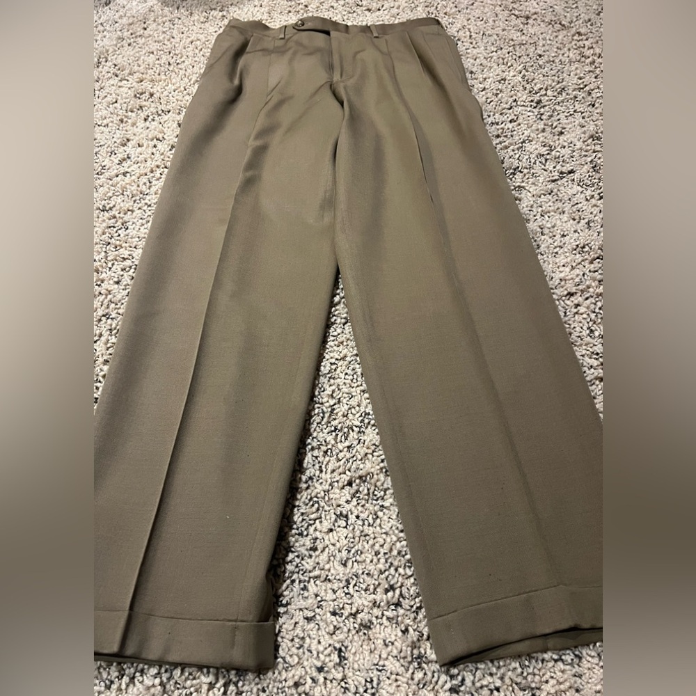 Nordstrom Brand men’s suit pants with cuff hem and pleated waist, 32 W, 32 L